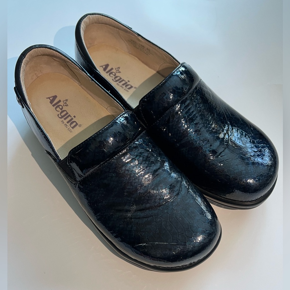 Alegria Women's Navy Textured Slip-On Loafers